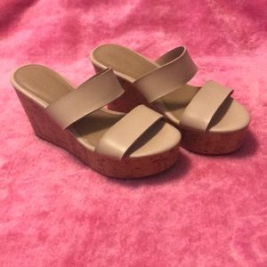 Robb By Joyce Azria Chunky heels size:7 “Like Brand New”
